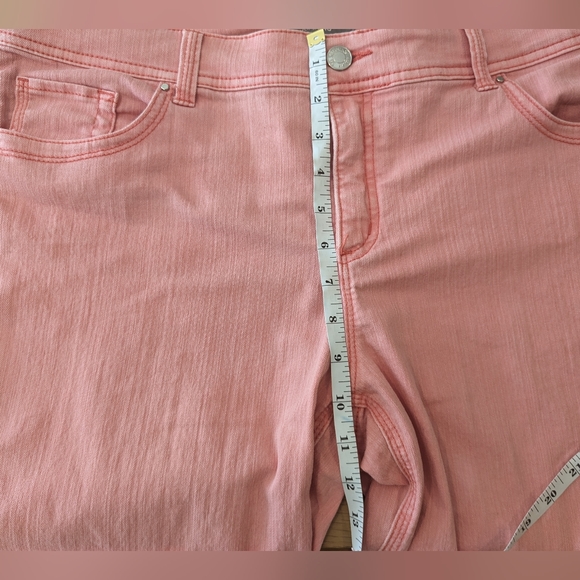 Chico's So Slimming Pink Zipper Hem Jeans in Size 2 / US Size 12 or L - Picture 13 of 16